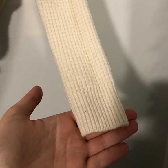 (178) Wilfred Free White Long Sleeve Sweater - Picture 4 of 5